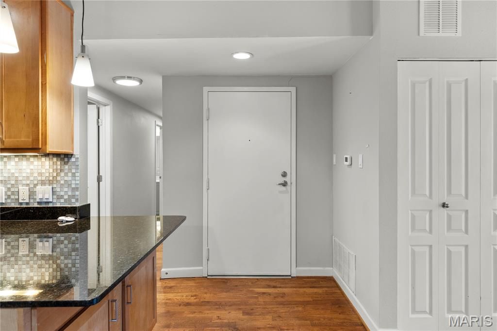 Photo of 5675 Waterman Boulevard #31, St Louis, MO 63112 (MLS # 25072392)