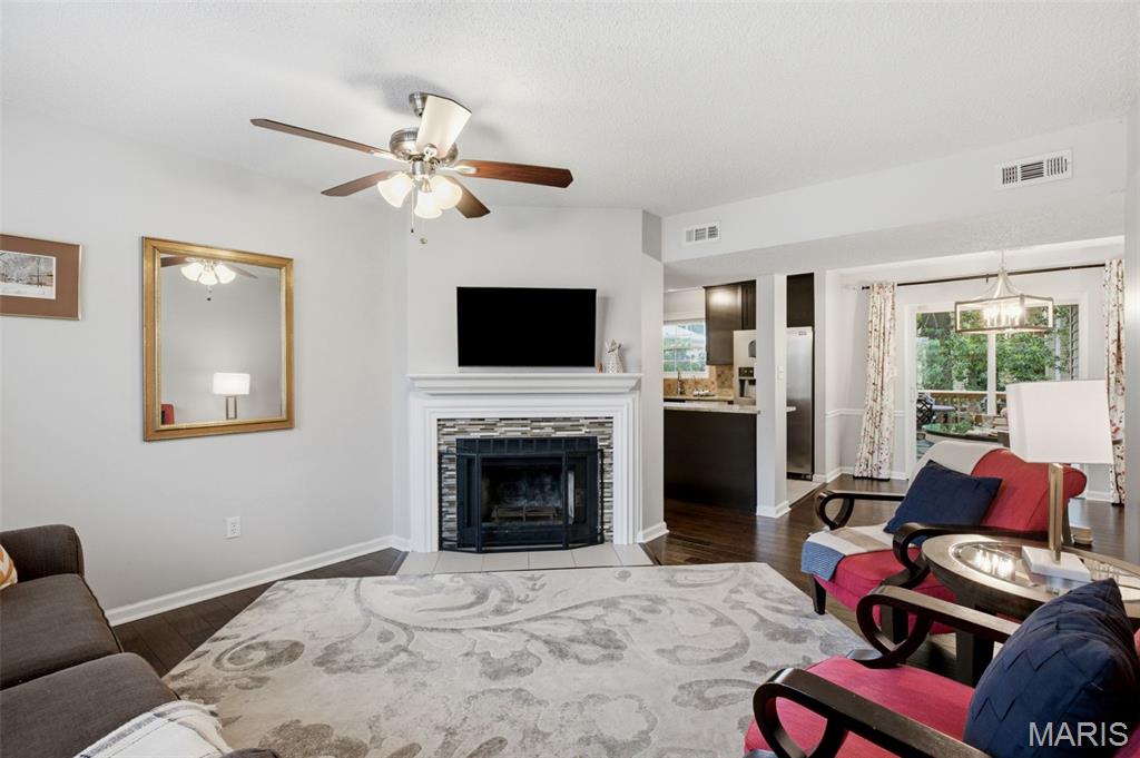 1443 Bobolink Place