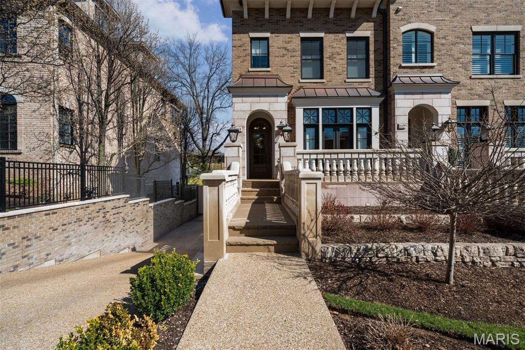 Townhomes Of Clayton Condo The - Residential