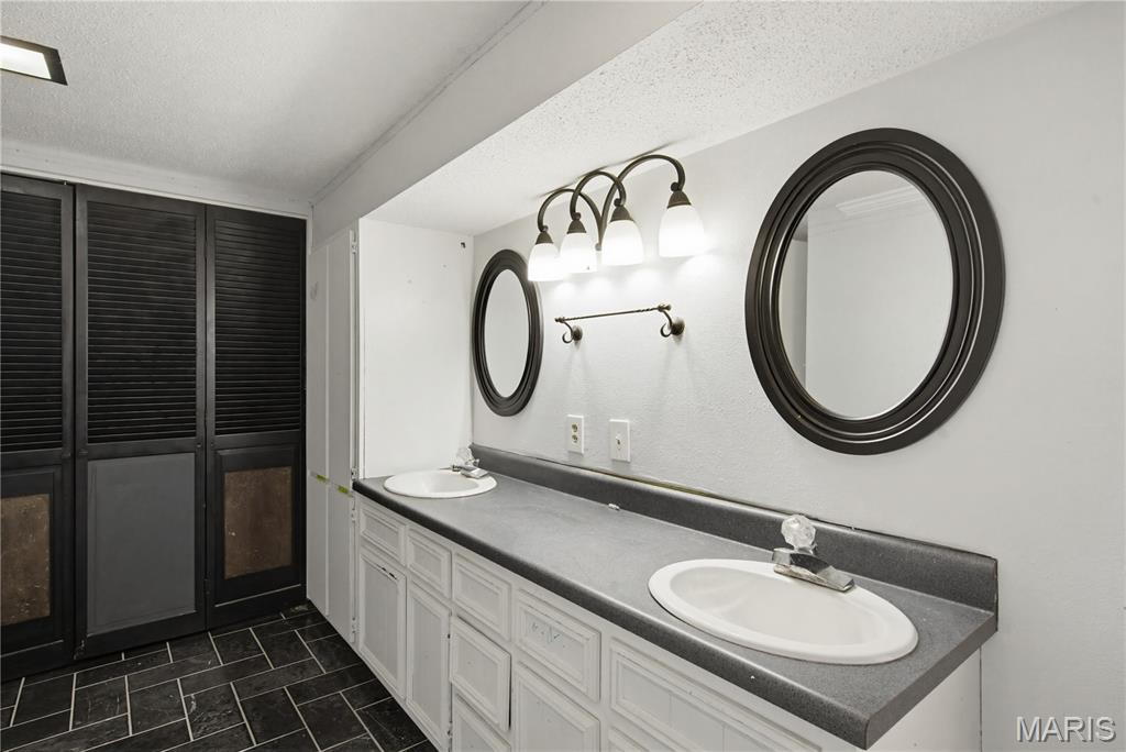 Colonial Meadow Sub - Residential