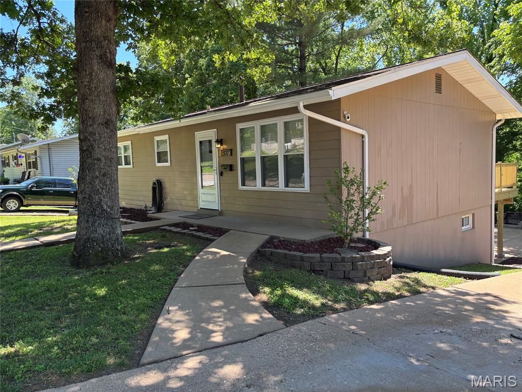 Photo of 527 Cedar Lane, Festus, MO 63028 (MLS # 26029074)