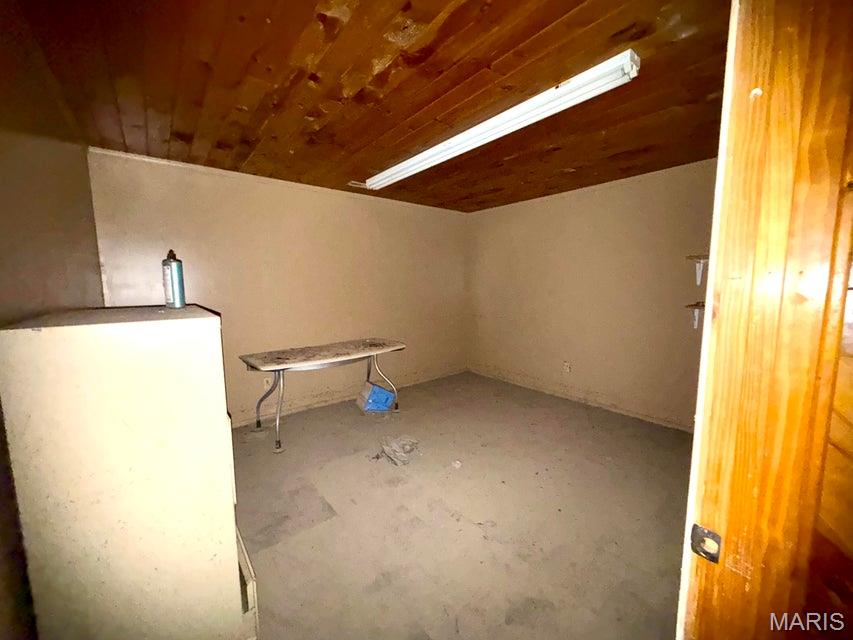 n/a - Commercial Sale