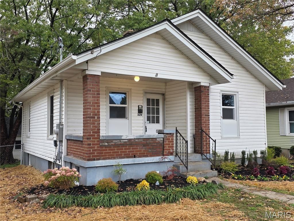 Photo of 329 Albert Street, Cape Girardeau, MO 63703 (MLS # 25073577)