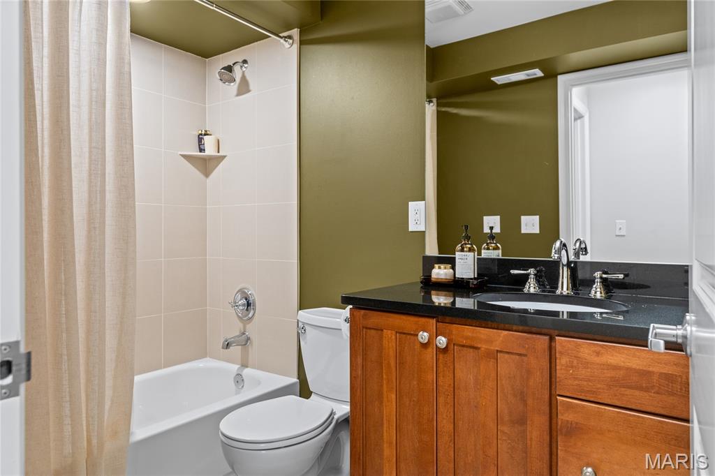610 Forest Court Walk A Condo - Residential