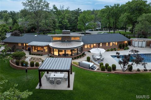 Photo of 7 Westwood Country Club, Westwood, MO 63131 (MLS # 25036364)