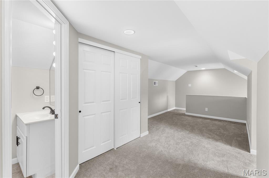 Oak Hill Manor First Add Lt 4 & - Residential