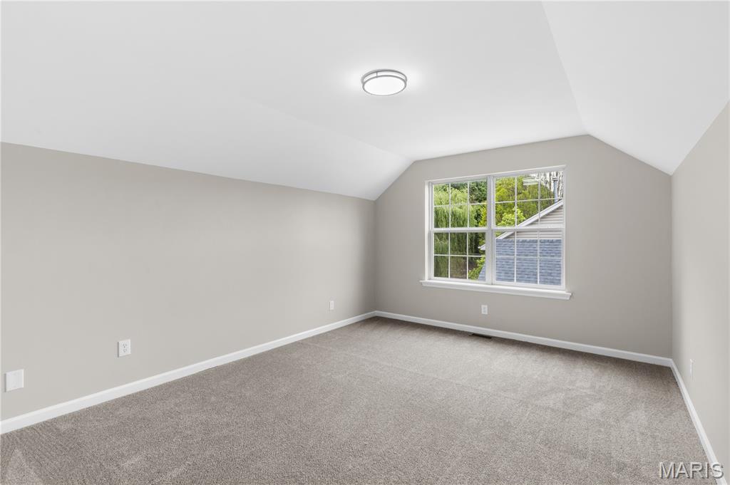 Oak Hill Manor First Add Lt 4 & - Residential
