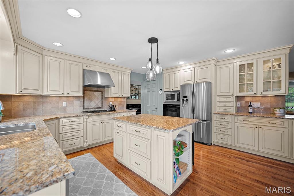 St Charles, Missouri 63303, United States, 4 Bedrooms Bedrooms, ,3 BathroomsBathrooms,Residential,Active,148106