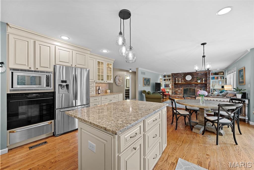 St Charles, Missouri 63303, United States, 4 Bedrooms Bedrooms, ,3 BathroomsBathrooms,Residential,Active,148106