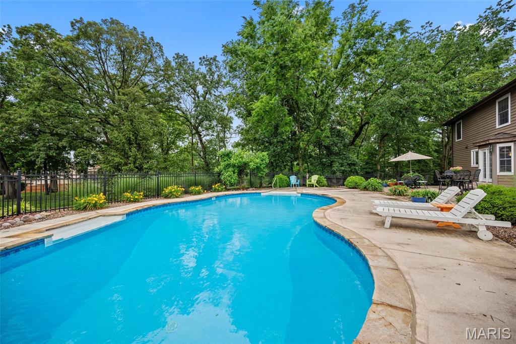 St Charles, Missouri 63303, United States, 4 Bedrooms Bedrooms, ,3 BathroomsBathrooms,Residential,Active,148106