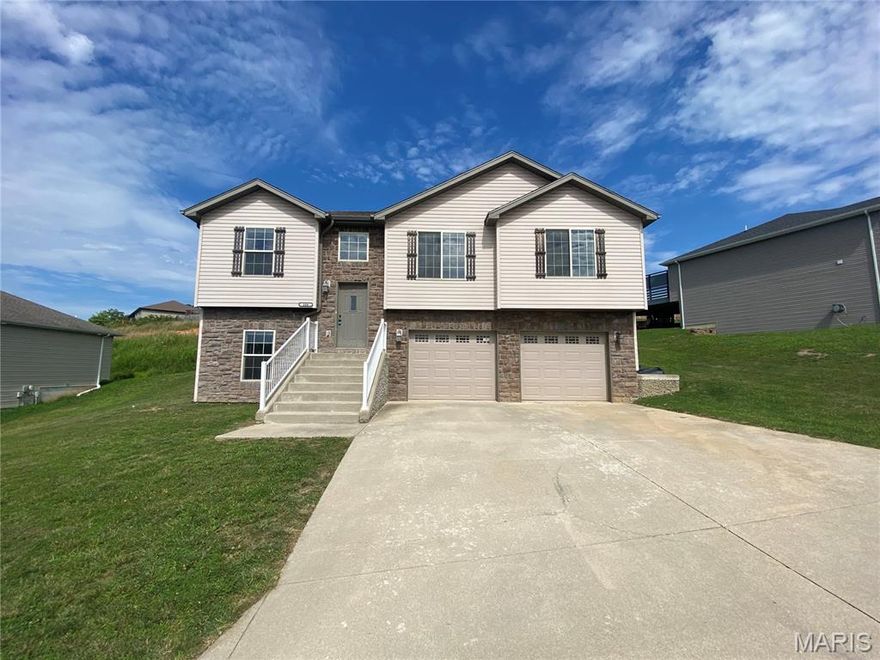 Welcome to Brush Creek living! This well-maintained 3-bedroom, 3-bath home is perfectly located just minutes from the front gate of Fort Leonard Wood and all the shopping and dining St. Robert has to offer.
Step inside and head upstairs to a bright, open living space featuring a spacious living room that flows seamlessly into the dining area and kitchen—perfect for everyday living or entertaining. The kitchen is a standout with tile flooring, stainless steel appliances, plenty of cabinet and counter space, and a convenient breakfast bar.
The primary suite offers a touch of comfort and style with a tray ceiling, dimmable lighting, and a private ensuite featuring dual sinks and a tiled shower. Two additional generously sized bedrooms and an updated guest bathroom complete the upper level.
Downstairs, you’ll find a large oversized family room—ideal for movie nights, a playroom, or a second living space—along with a full bathroom and laundry room for added convenience.
This home checks all the boxes for space, location, and functionality!
Property is tenant-occupied. Please respect tenant and their belongings. Showings require a minimum 24-hour notice and prior approval.
Photos were taken prior to tenants occupancy