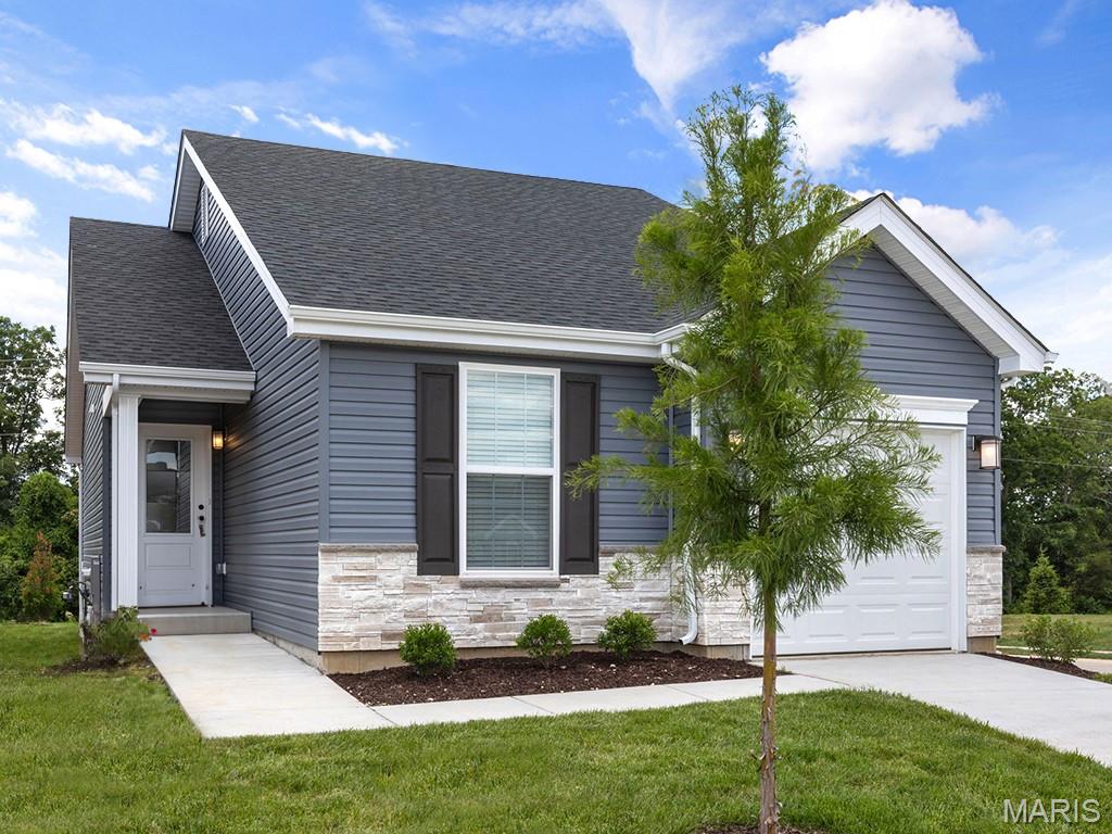 Photo of 2 Summerfield at Winsel Park DR, Sullivan, MO 63080 (MLS # 26056783)