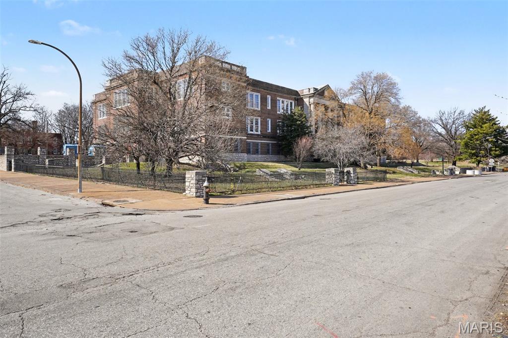 Farrars Add - Commercial Sale