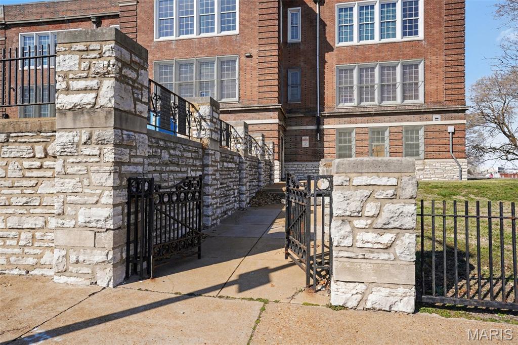 Farrars Add - Commercial Sale