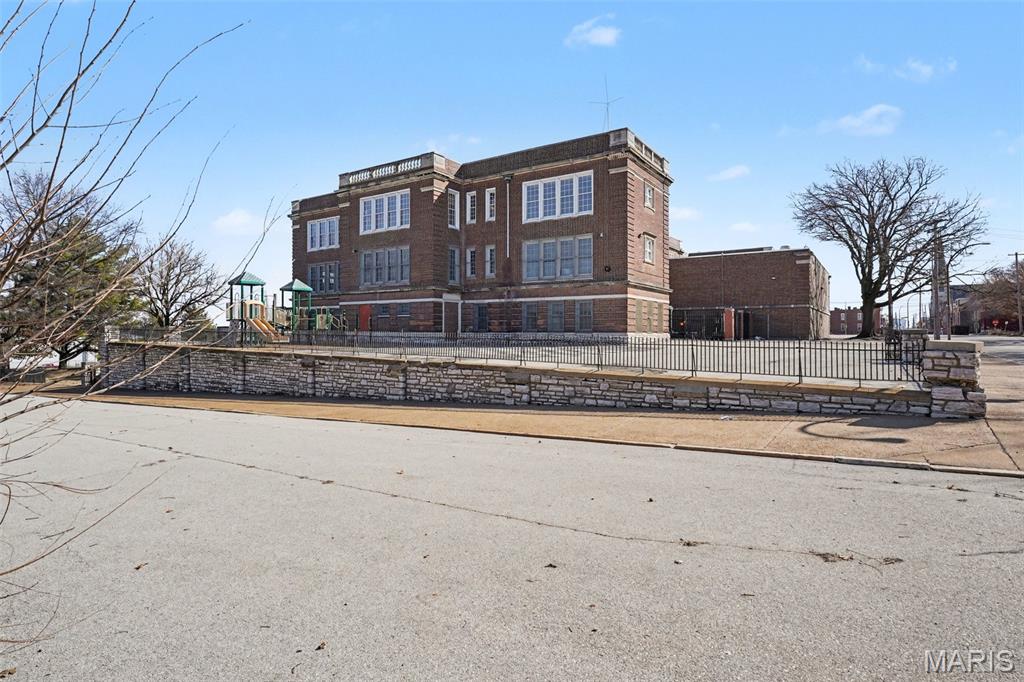 Farrars Add - Commercial Sale