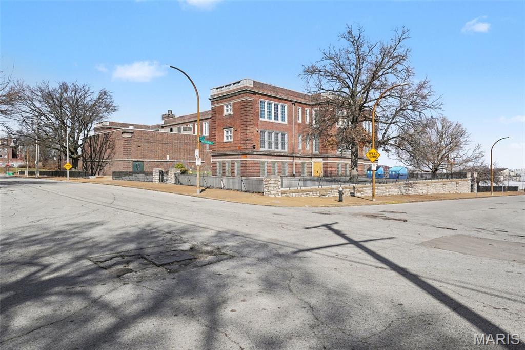 Farrars Add - Commercial Sale