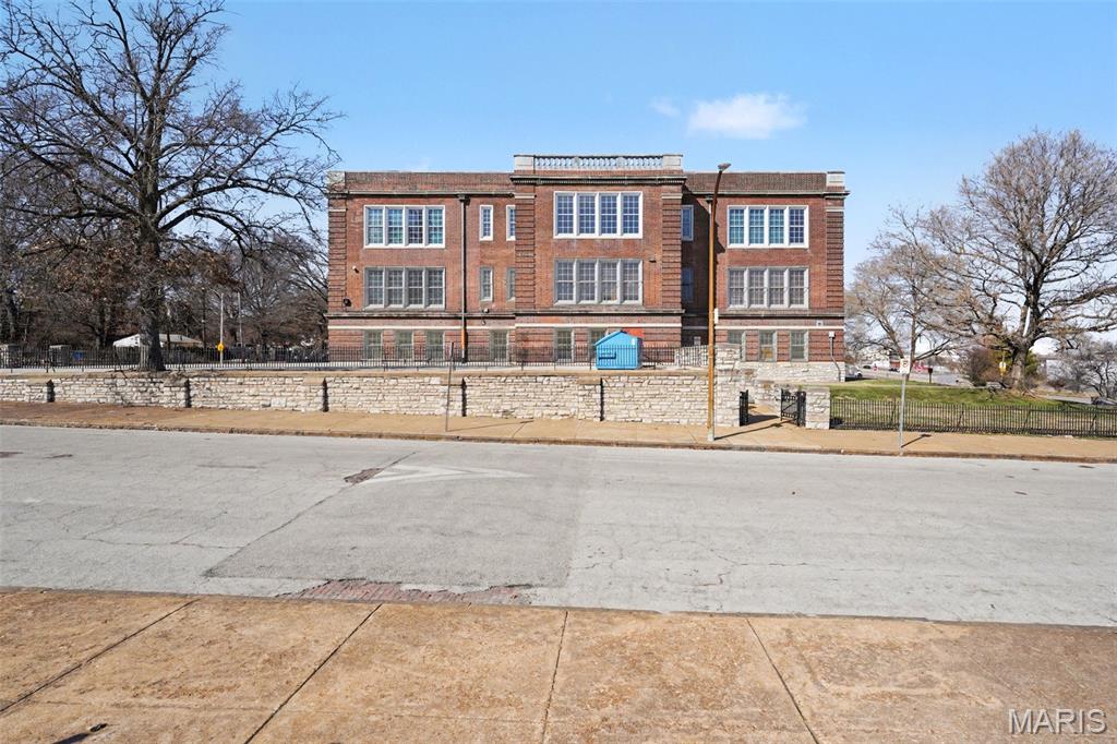 Farrars Add - Commercial Sale