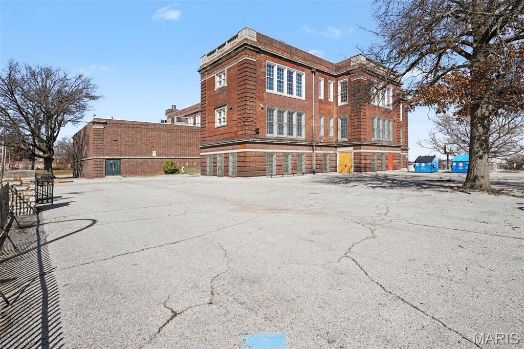 Farrars Add - Commercial Sale