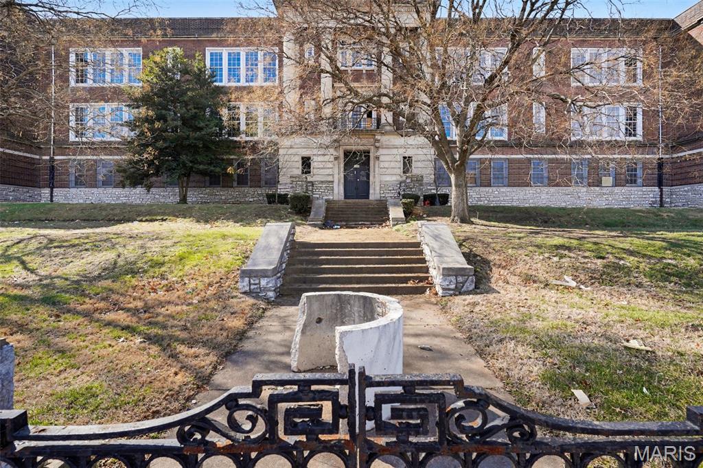 Farrars Add - Commercial Sale