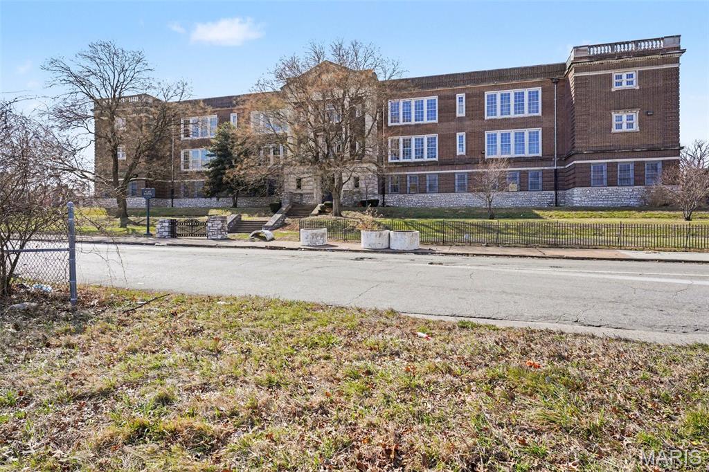 Farrars Add - Commercial Sale