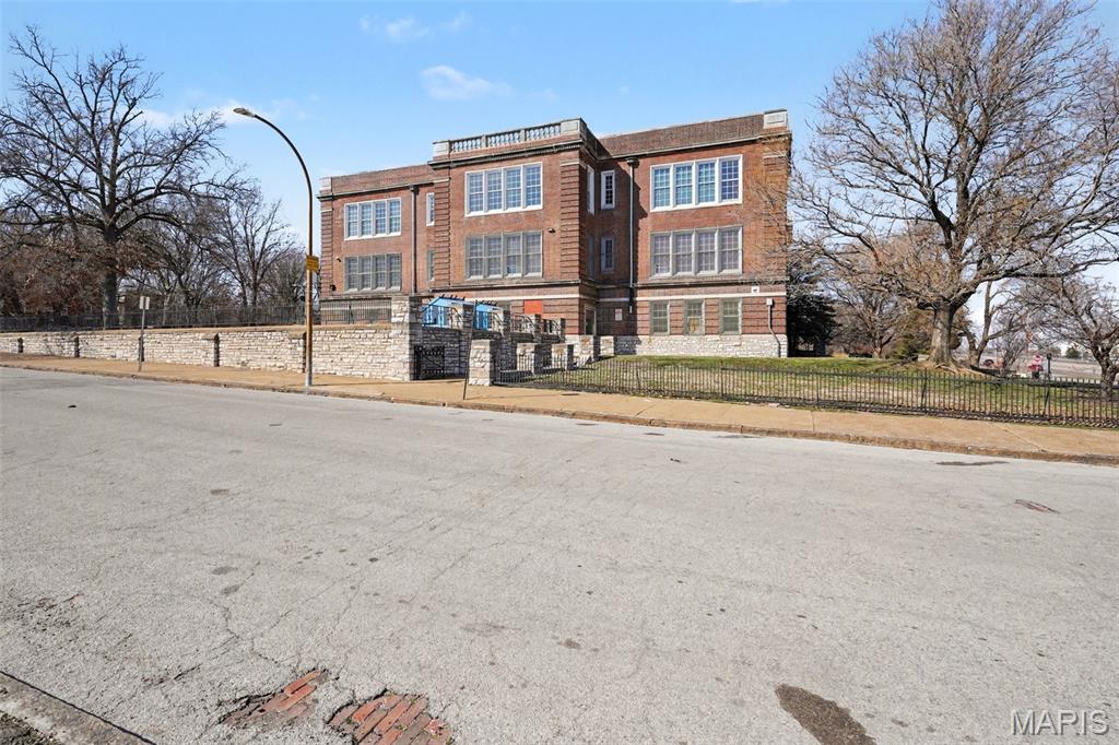 Farrars Add - Commercial Sale