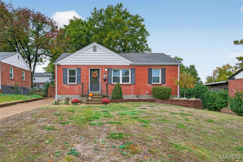 Photo of 1235 Charlane Court, St Louis, MO 63119 (MLS # 25070764)