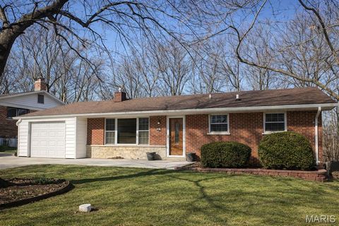 Photo of 2341 Buller Drive, St Louis, MO 63114 (MLS # 26011394)