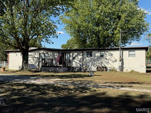 751 Torrens Street Tilden IL 62292