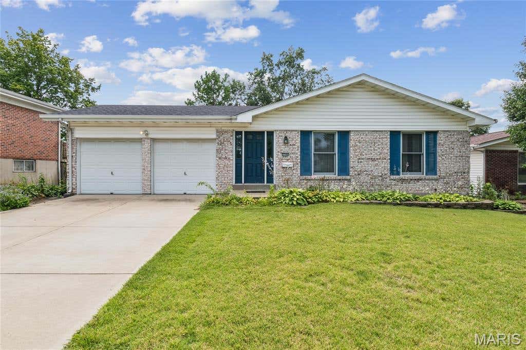 Photo of 2700 Delaware Drive, Florissant, MO 63033 (MLS # 26050375)