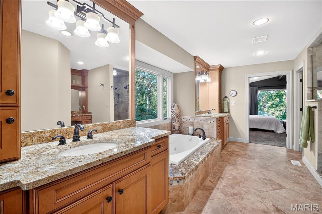 Chesterfield, Missouri 63005, United States, 4 Bedrooms Bedrooms, ,4 BathroomsBathrooms,Residential,Pending,202998