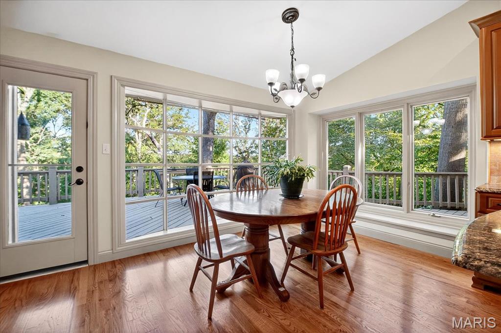 Chesterfield, Missouri 63005, United States, 4 Bedrooms Bedrooms, ,4 BathroomsBathrooms,Residential,Pending,202998