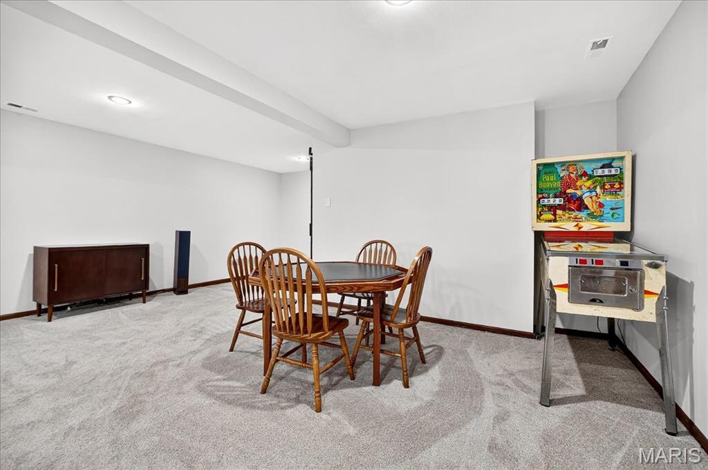 Chesterfield, Missouri 63005, United States, 4 Bedrooms Bedrooms, ,4 BathroomsBathrooms,Residential,Pending,202998