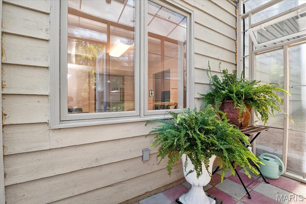 Chesterfield, Missouri 63005, United States, 4 Bedrooms Bedrooms, ,4 BathroomsBathrooms,Residential,Pending,202998