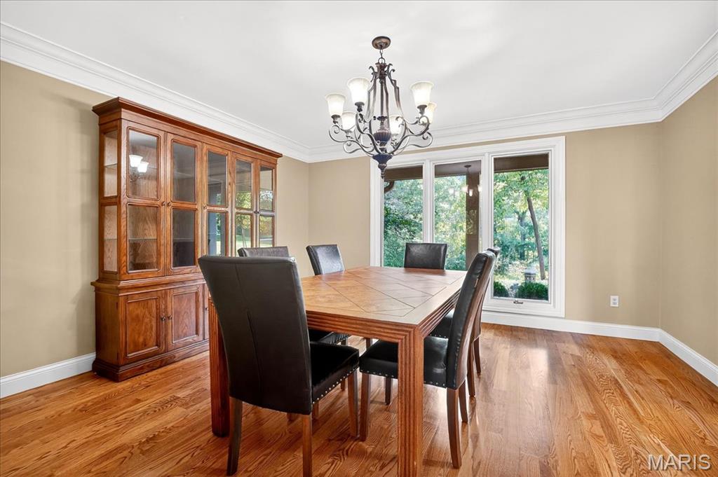 Chesterfield, Missouri 63005, United States, 4 Bedrooms Bedrooms, ,4 BathroomsBathrooms,Residential,Pending,202998