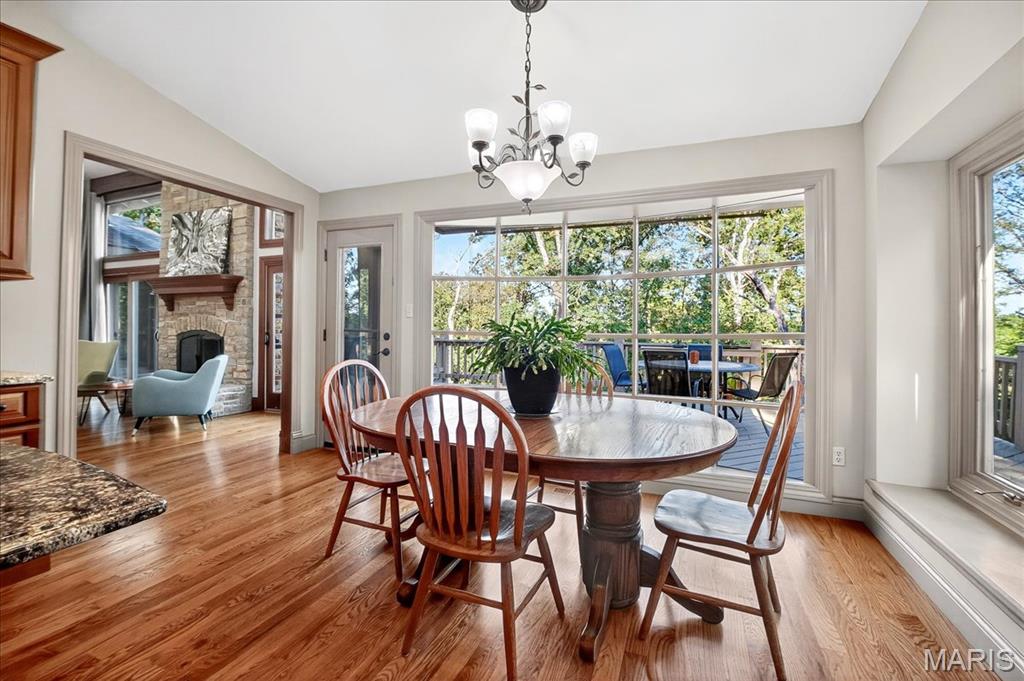 Chesterfield, Missouri 63005, United States, 4 Bedrooms Bedrooms, ,4 BathroomsBathrooms,Residential,Pending,202998