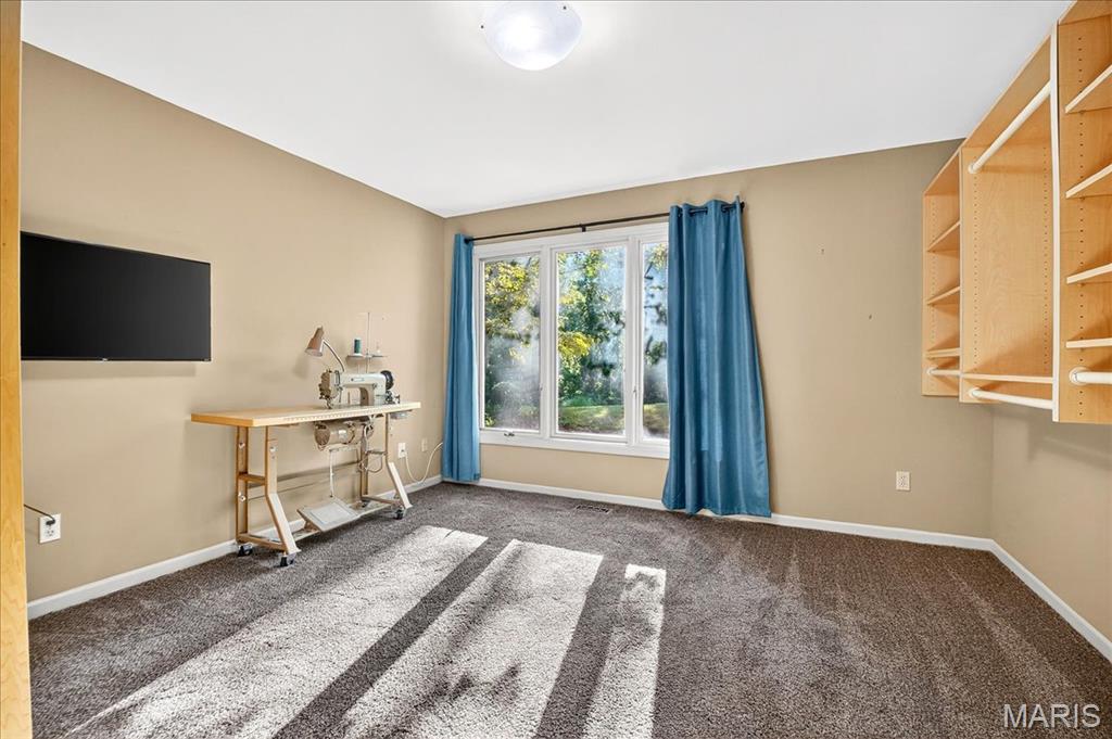 Chesterfield, Missouri 63005, United States, 4 Bedrooms Bedrooms, ,4 BathroomsBathrooms,Residential,Pending,202998