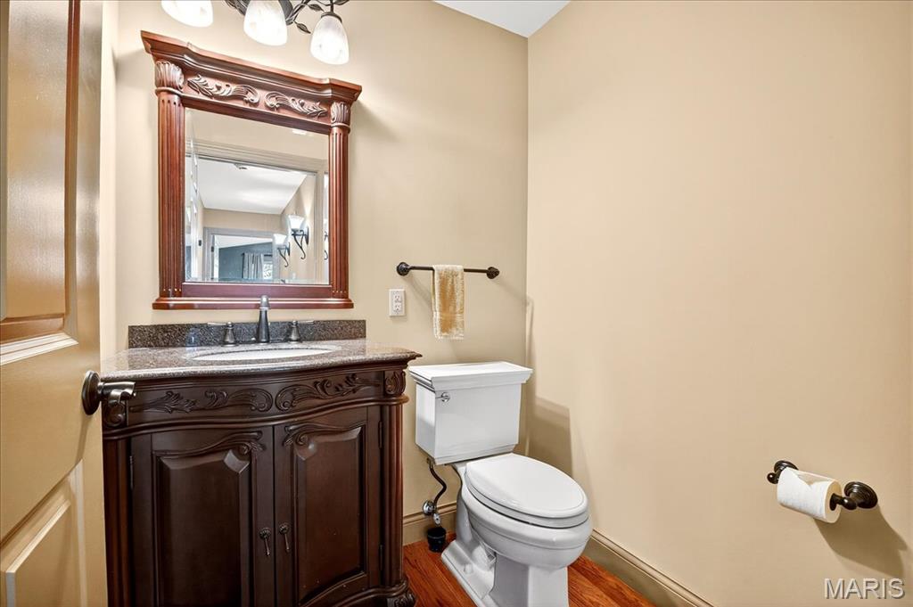 Chesterfield, Missouri 63005, United States, 4 Bedrooms Bedrooms, ,4 BathroomsBathrooms,Residential,Pending,202998