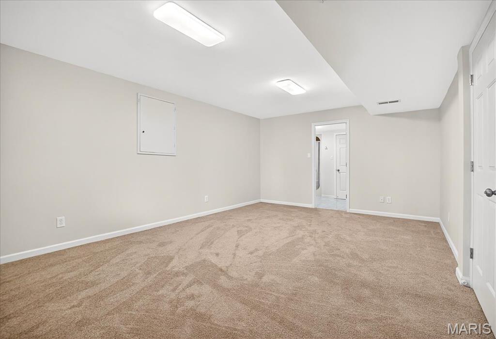 Chesterfield, Missouri 63005, United States, 4 Bedrooms Bedrooms, ,4 BathroomsBathrooms,Residential,Pending,202998