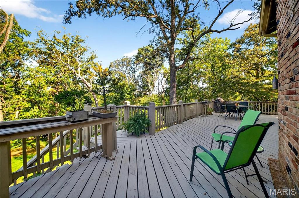 Chesterfield, Missouri 63005, United States, 4 Bedrooms Bedrooms, ,4 BathroomsBathrooms,Residential,Pending,202998