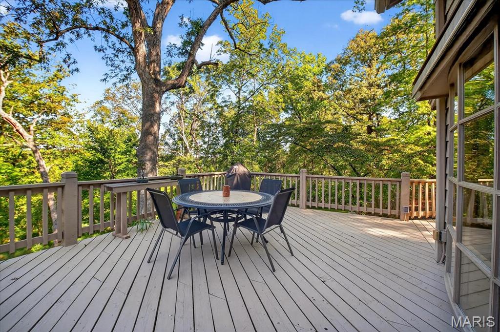 Chesterfield, Missouri 63005, United States, 4 Bedrooms Bedrooms, ,4 BathroomsBathrooms,Residential,Pending,202998