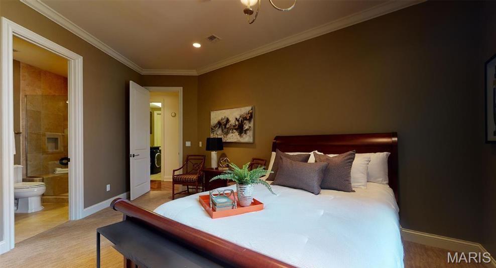 Clayton, Missouri 63105, United States, 2 Bedrooms Bedrooms, ,3 BathroomsBathrooms,Residential,Active,200424