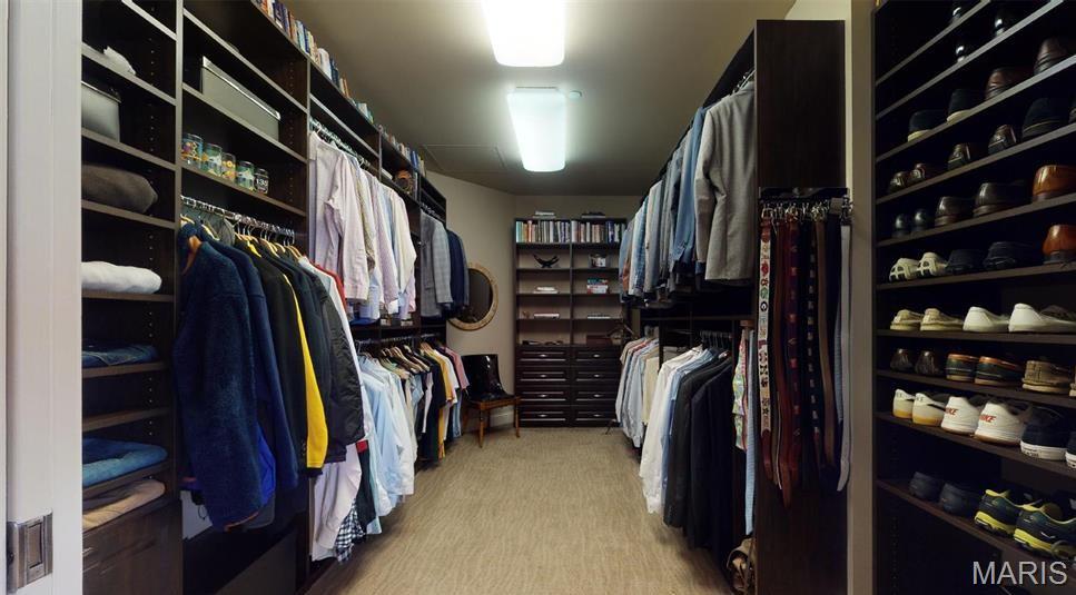 Clayton, Missouri 63105, United States, 2 Bedrooms Bedrooms, ,3 BathroomsBathrooms,Residential,Active,200424