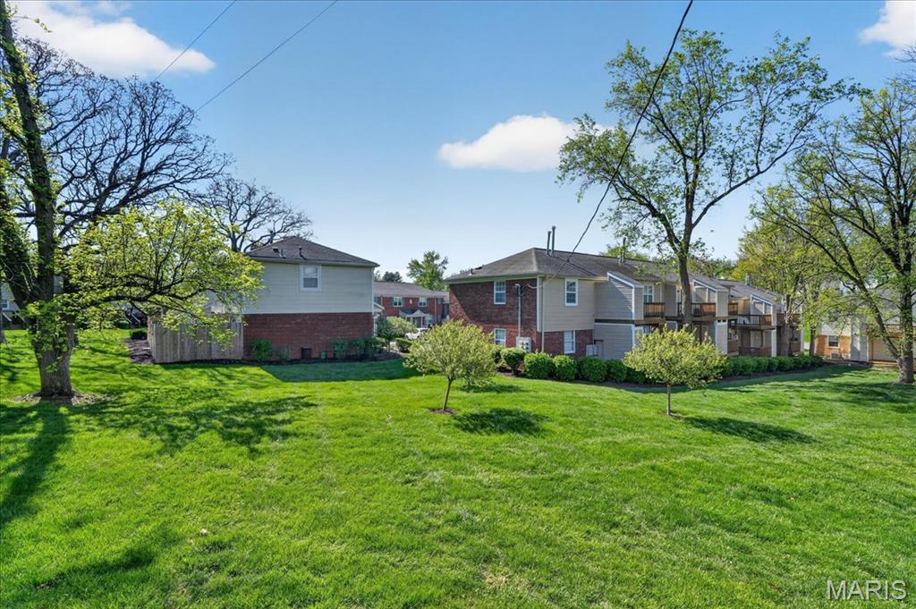 Brentwood Forest Condo Ph Three - Residential