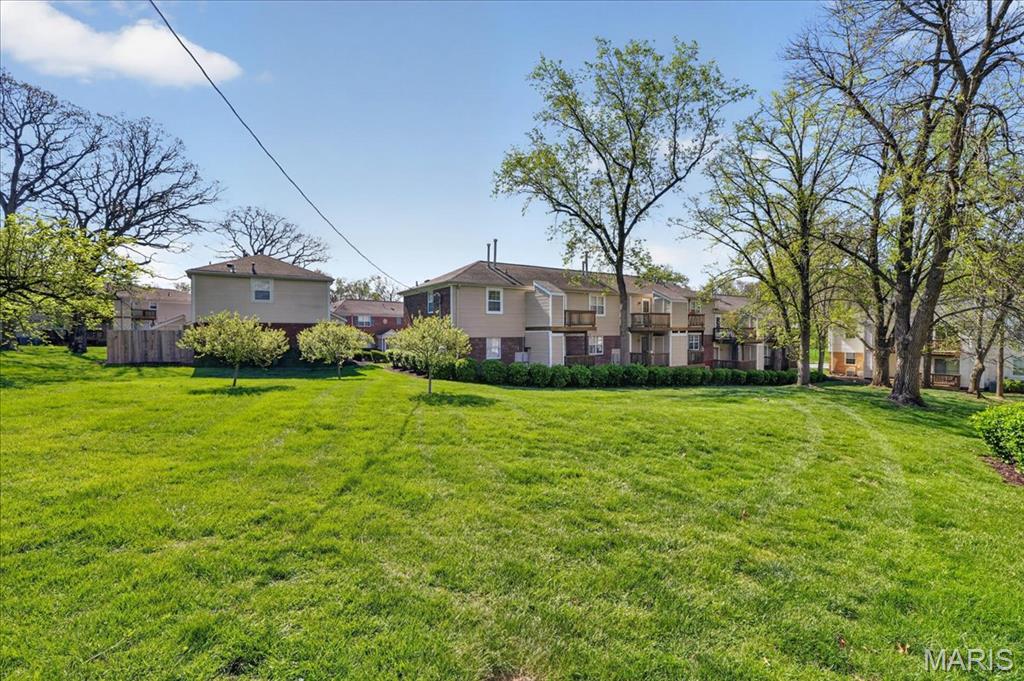 Brentwood Forest Condo Ph Three - Residential