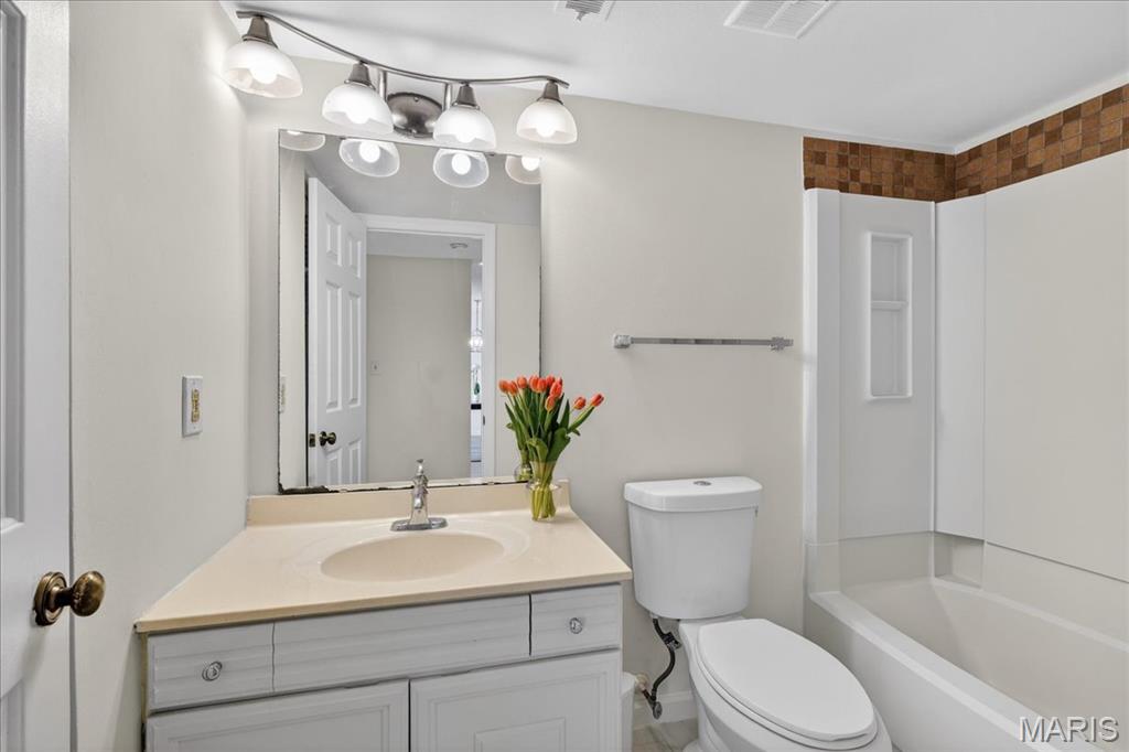 Brentwood Forest Condo Ph Three - Residential