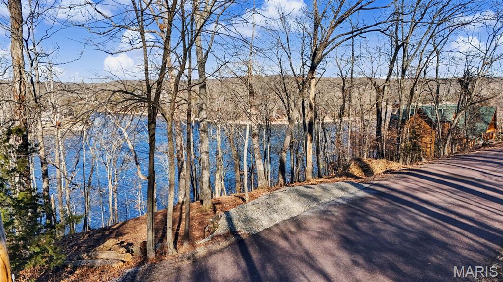 1507 S Lake Sherwood Drive