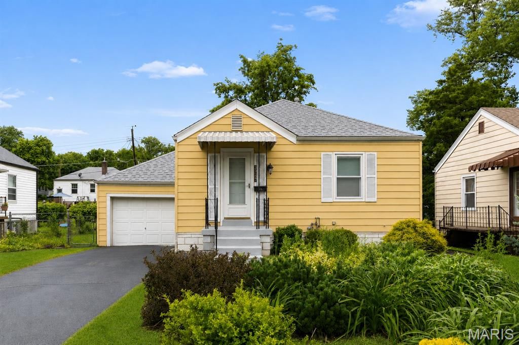 Photo of 3557 Saint Joachim Lane, St Ann, MO 63074 (MLS # 26031506)