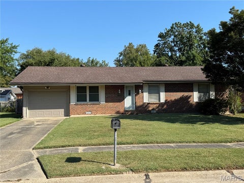 Photo of 116 Terrace Drive, Sikeston, MO 63801 (MLS # 26060944)