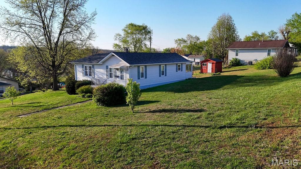 Photo of 321 Lake Street, De Soto, MO 63020 (MLS # 26029254)