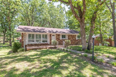Photo of 1506 Rosedale Lane, Poplar Bluff, MO 63901 (MLS # 26030301)